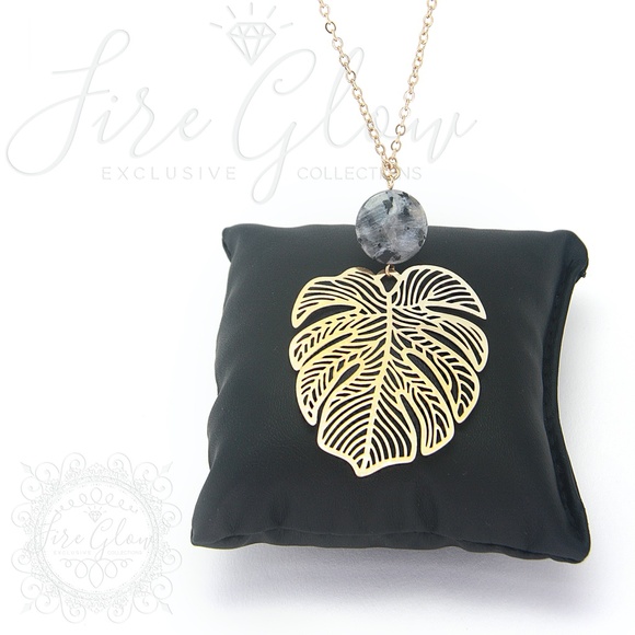 Gold Leaf Pendent / Natural Stone Long Necklace - Picture 4 of 9